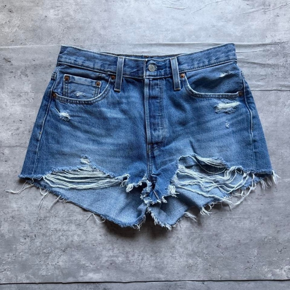 Y2K Levi's 501 denim shorts